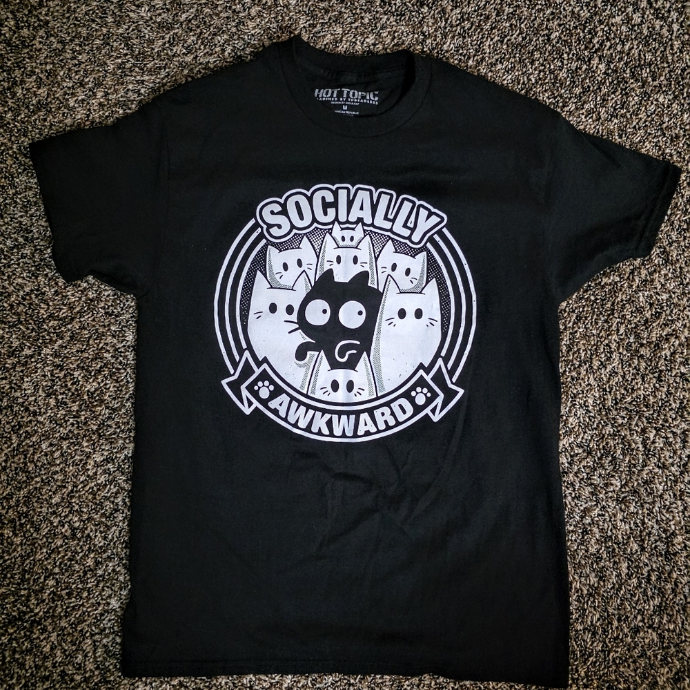 Hot Topic Black Cat Graphic Tee